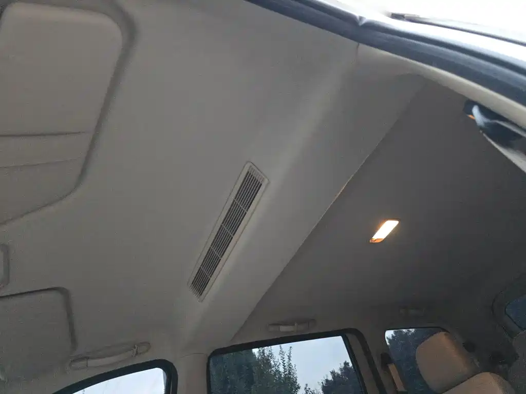 Wuling Hongguang — миниатюра 9