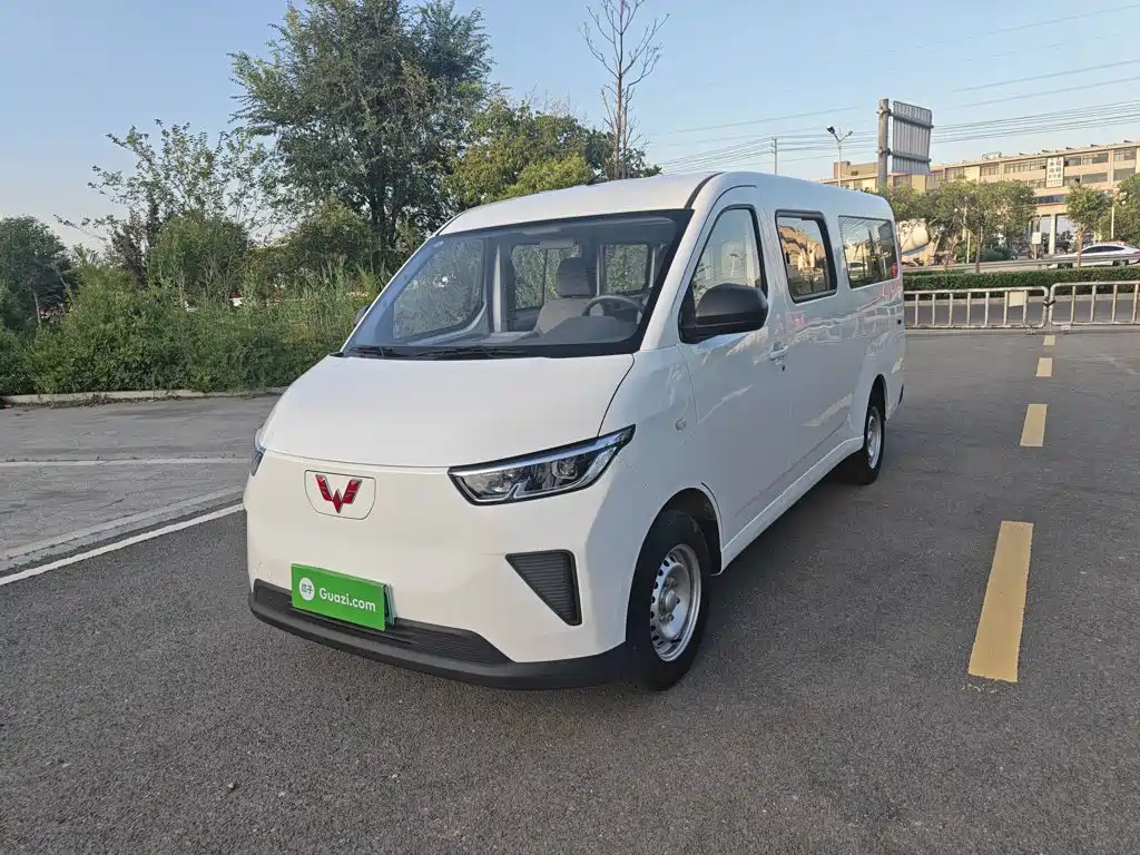 Wuling Yangguang — миниатюра 2