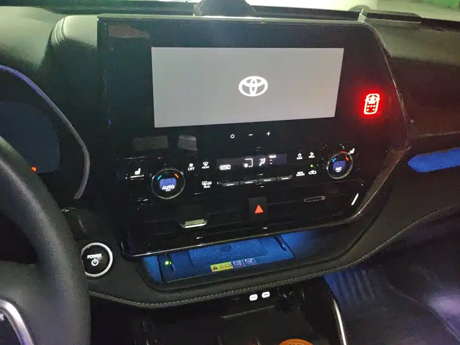 Toyota Crown Kluger — миниатюра 13