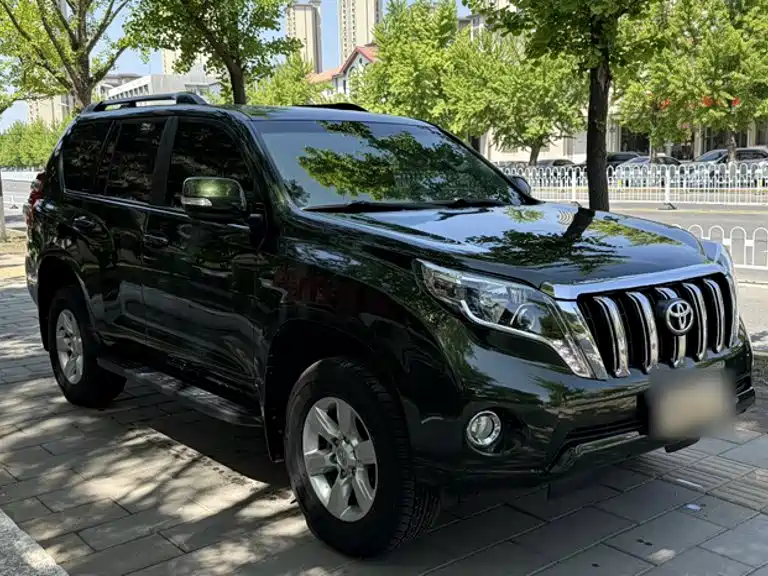 Toyota Land Cruiser Prado 2016 2.7L AT Standard