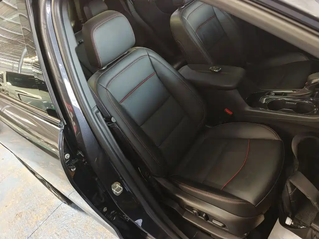 Chevrolet Equinox — миниатюра 25