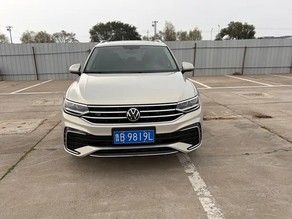 Volkswagen Tiguan L — миниатюра 2