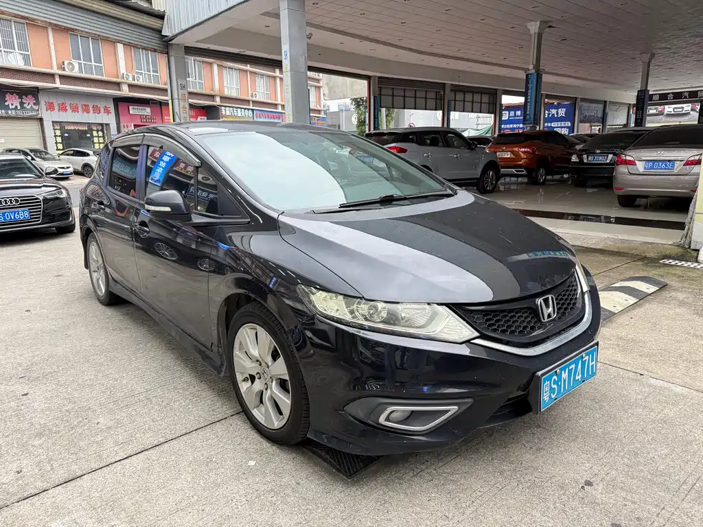 Honda Jade 2013 1.8L AT Comfort 5 мест