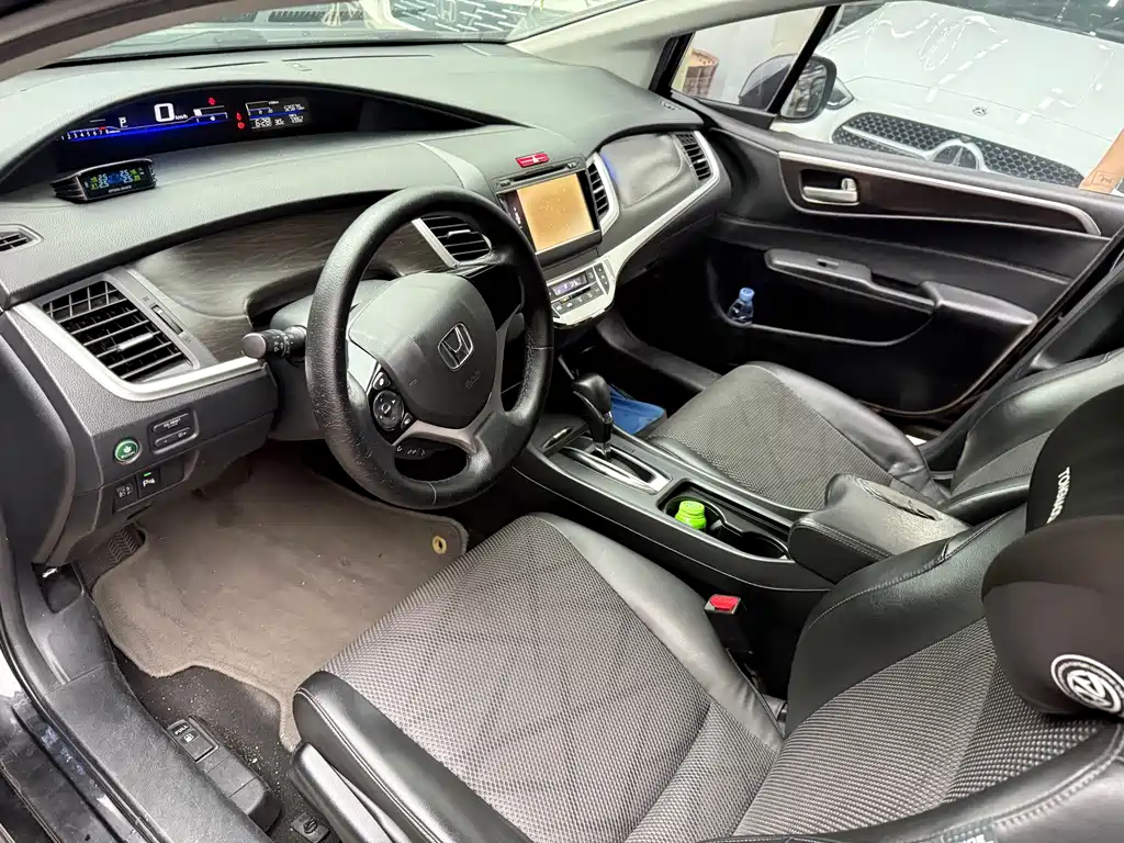 Honda Jade 2013 1.8L AT Comfort 5 мест