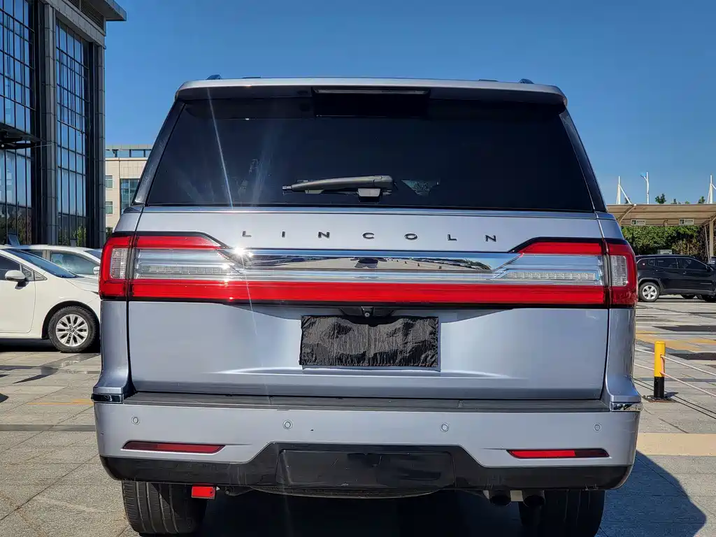 Lincoln Navigator — миниатюра 5