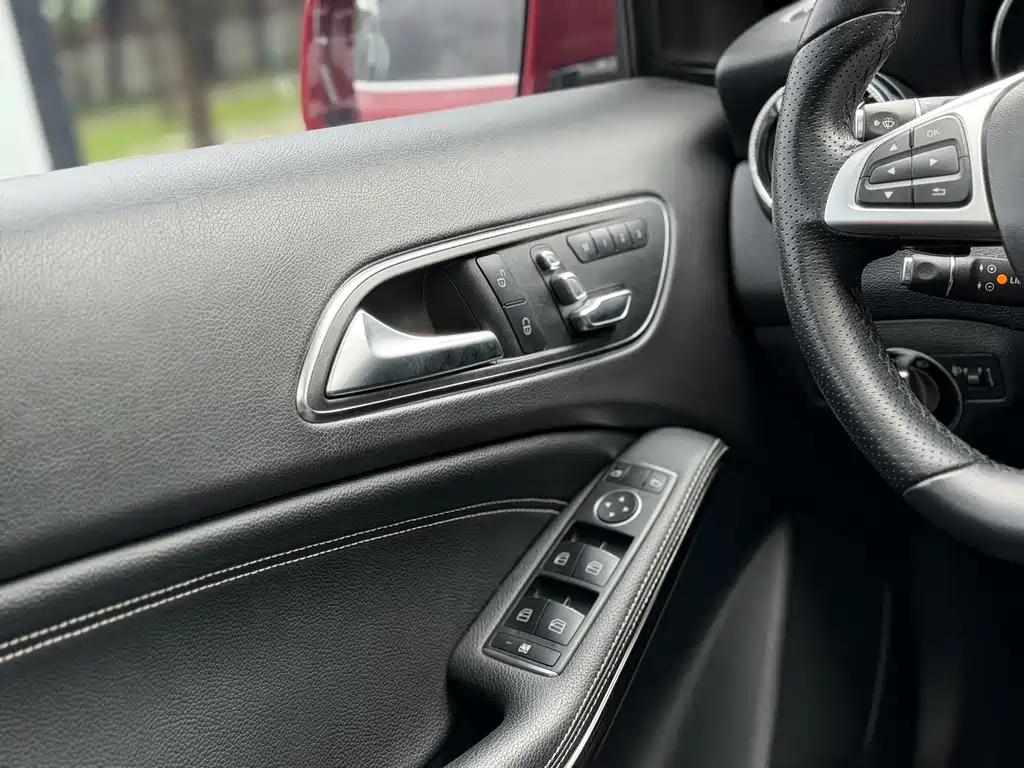 Mercedes-Benz GLA — миниатюра 12