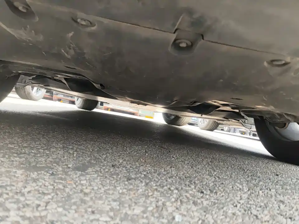 Tesla Model Y — миниатюра 10