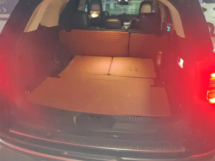 Ford Explorer — миниатюра 4