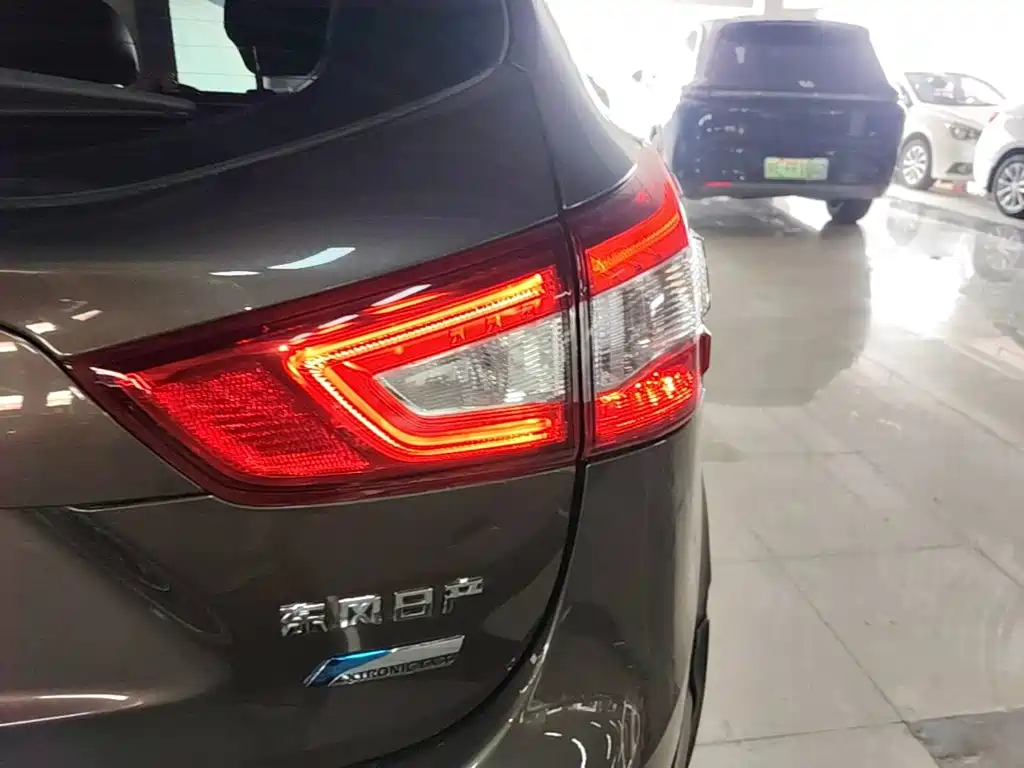 Nissan Qashqai — миниатюра 8