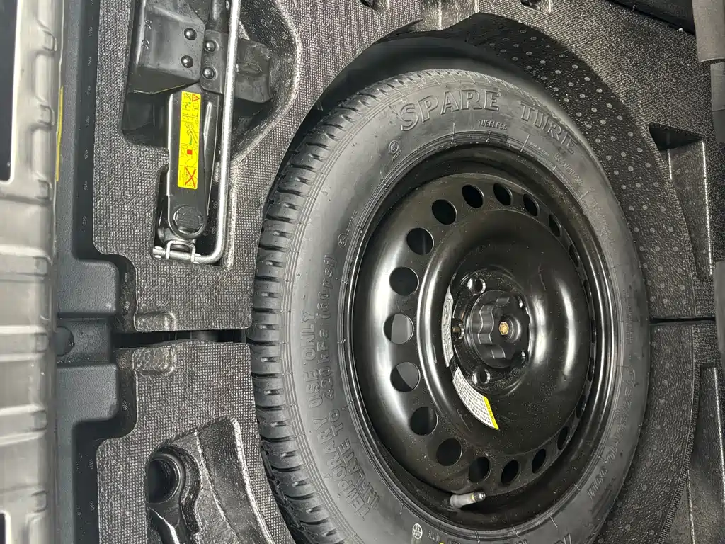 DONGFENG YI HYUN MAX