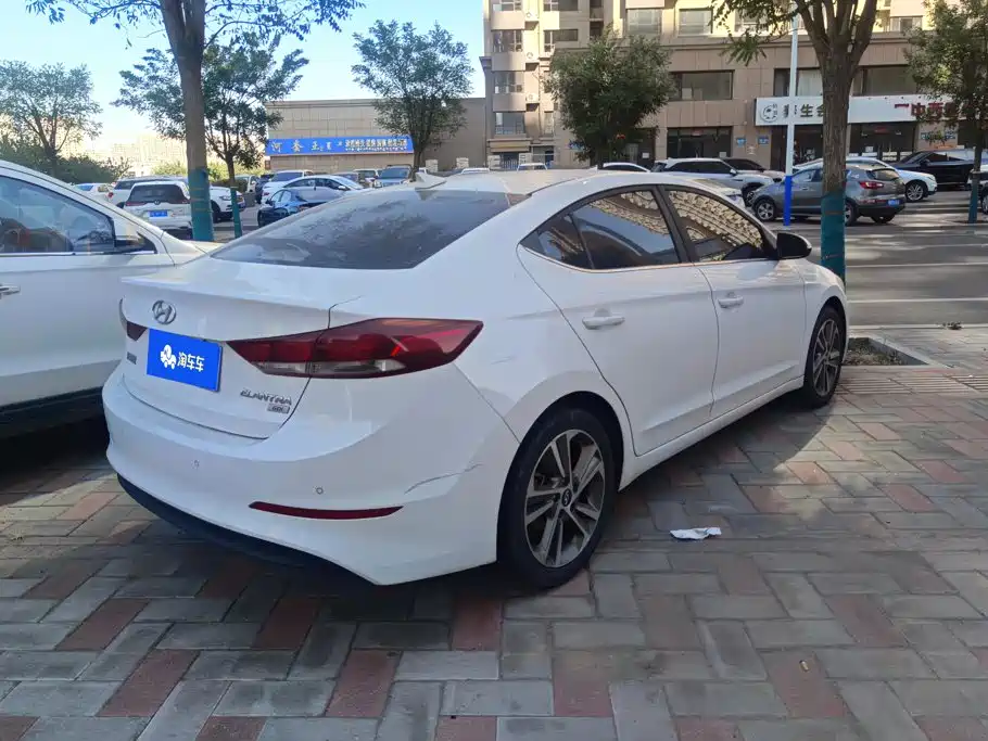 Hyundai Elantra — миниатюра 3