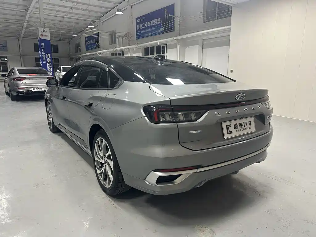 Ford Mondeo — миниатюра 6