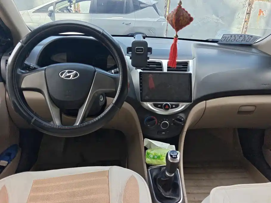 Hyundai Verna — миниатюра 12