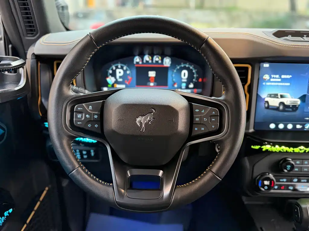 Ford Bronco — миниатюра 13