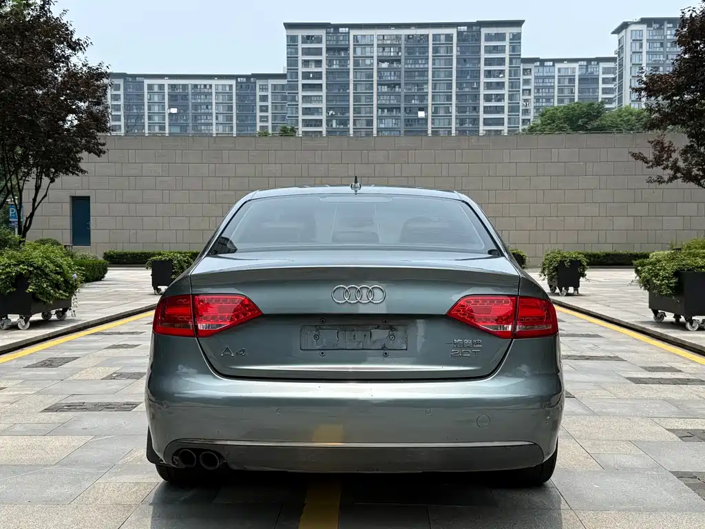 Audi A4L 2011 2.0 TFSI