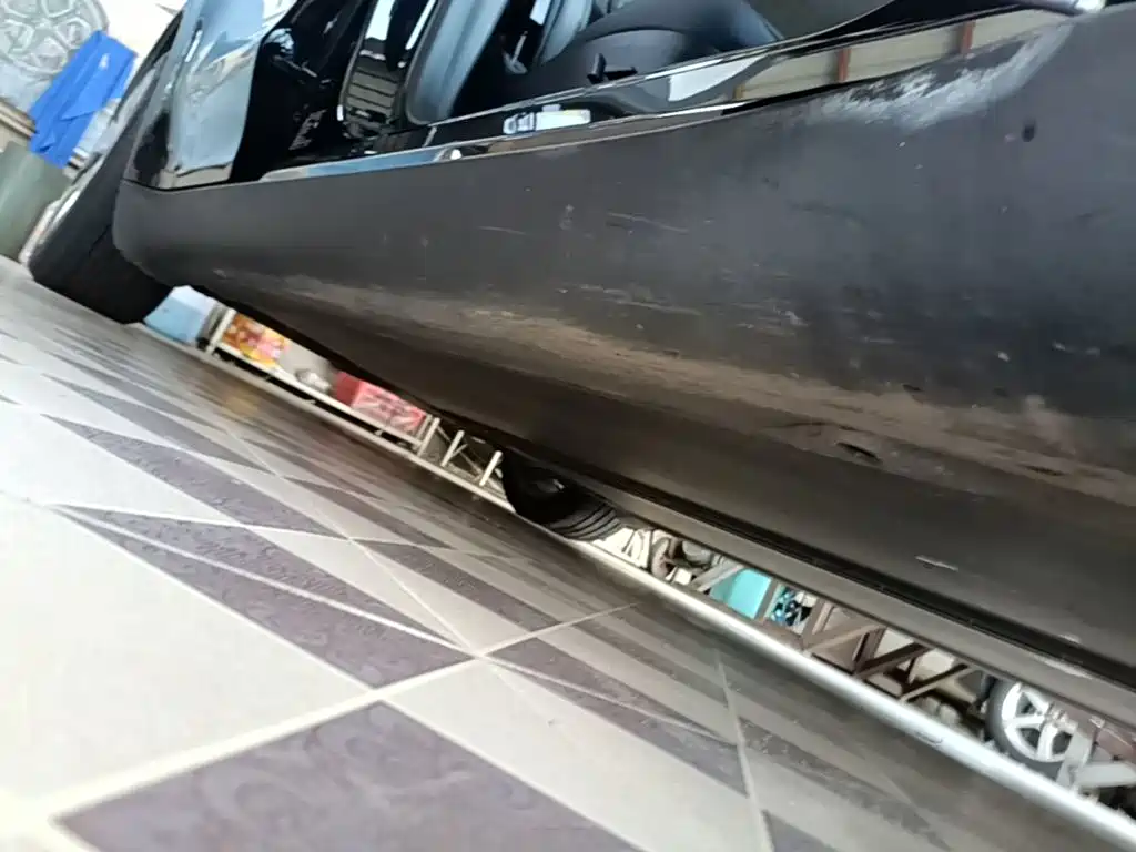 Tesla Model Y — миниатюра 21