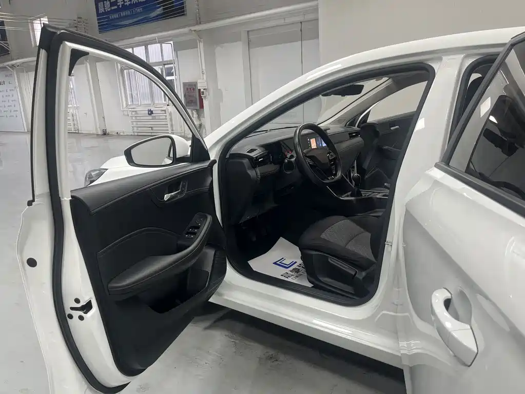 Roewe i5 — миниатюра 8