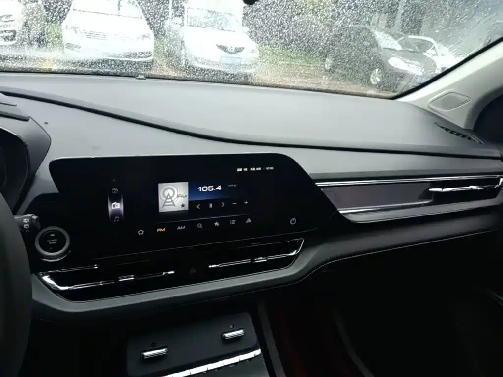 Wuling Victory — миниатюра 10