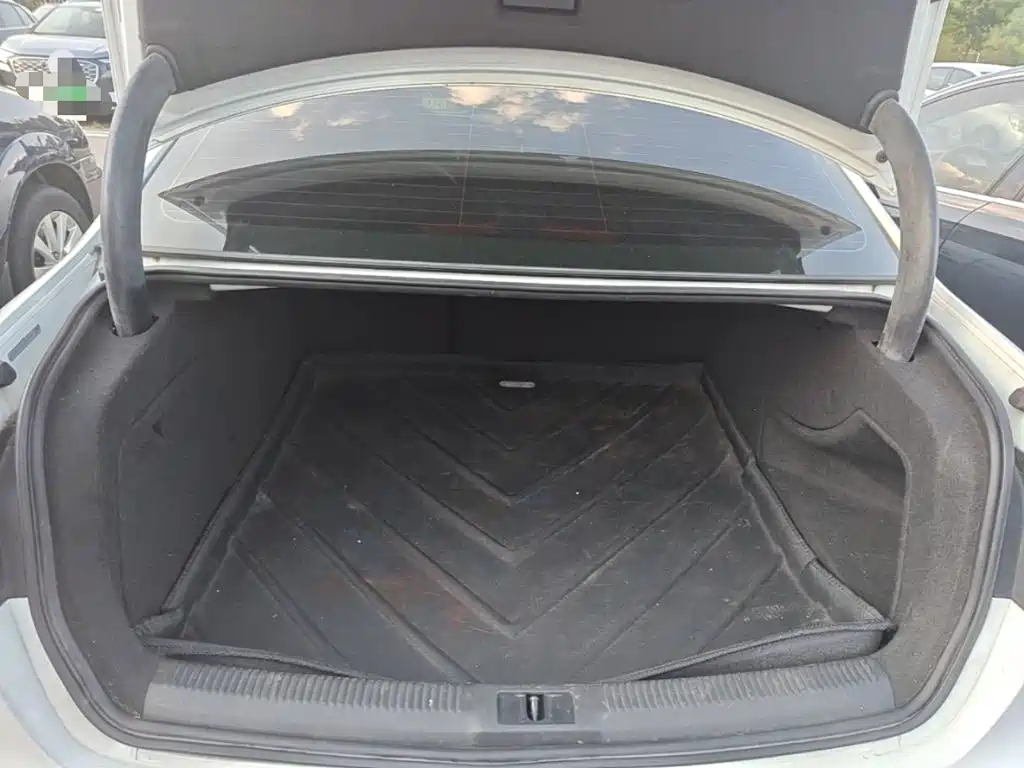 Audi A4L — миниатюра 19