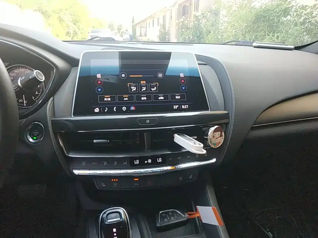 Cadillac CT5 — миниатюра 13