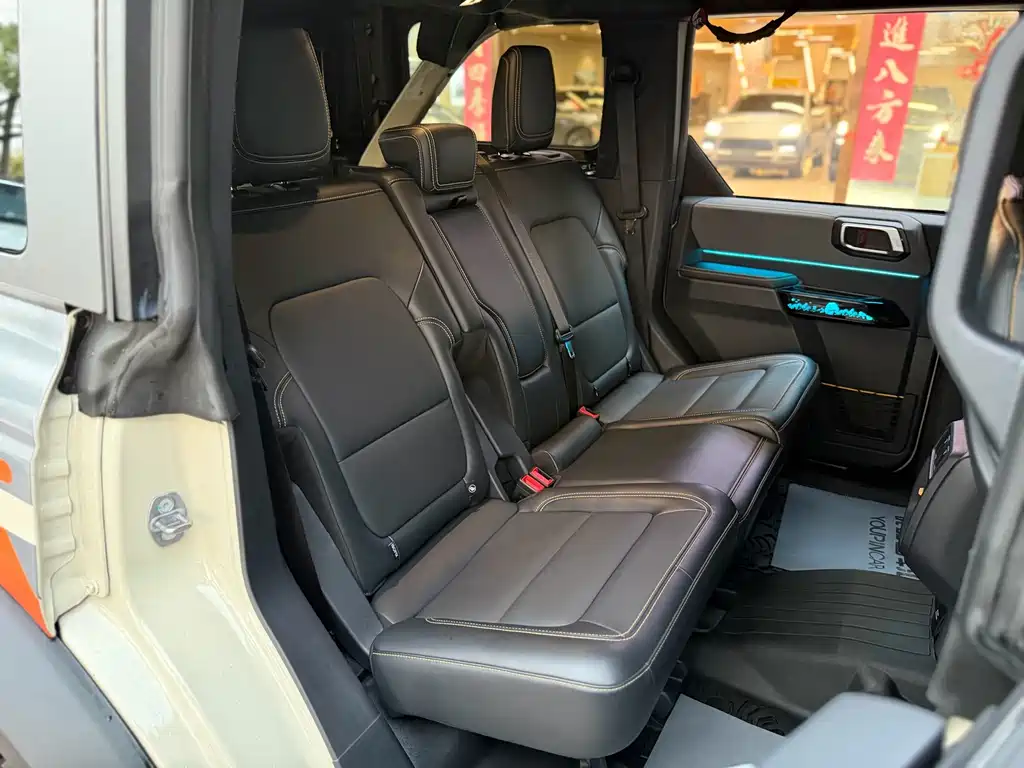 Ford Bronco — миниатюра 25