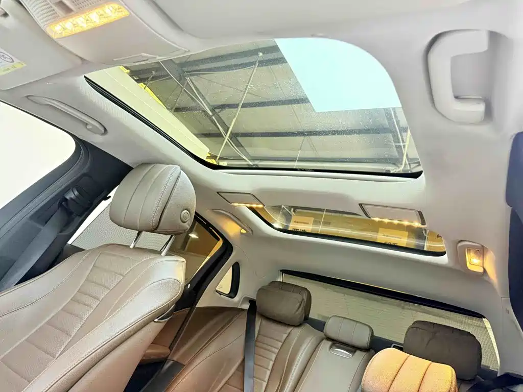 Mercedes-Benz E-Class — миниатюра 18