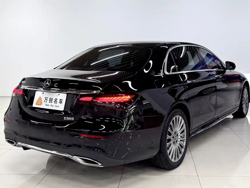 Mercedes-Benz E-Class — миниатюра 3