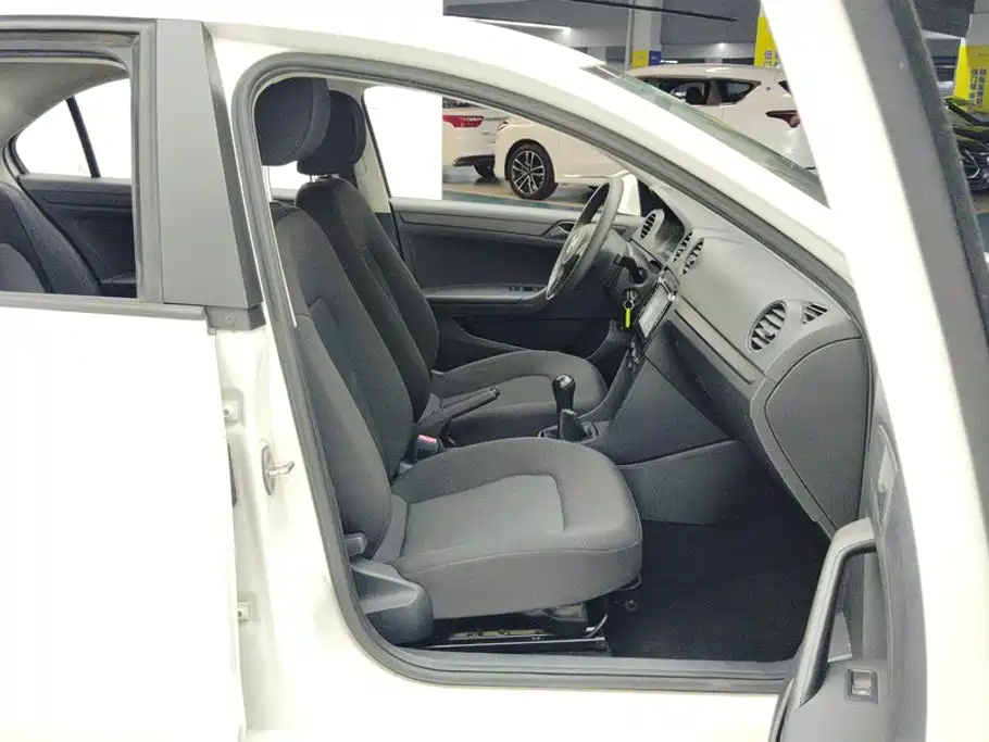 Volkswagen Jetta — миниатюра 8