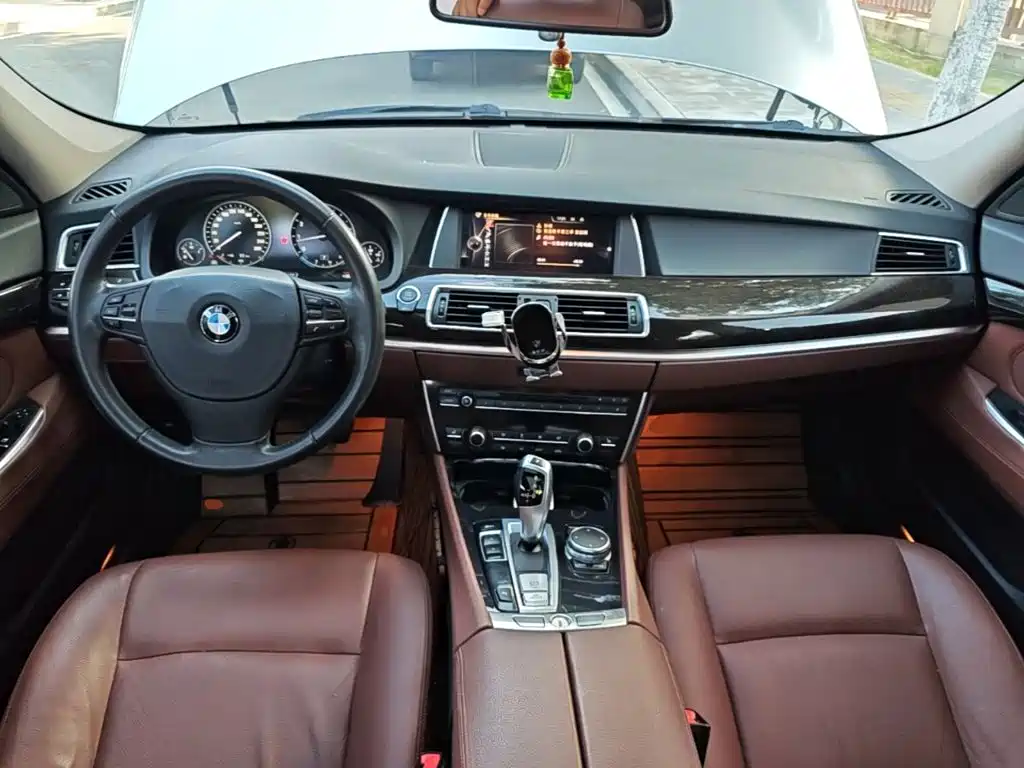 BMW 5 Series GT — миниатюра 10