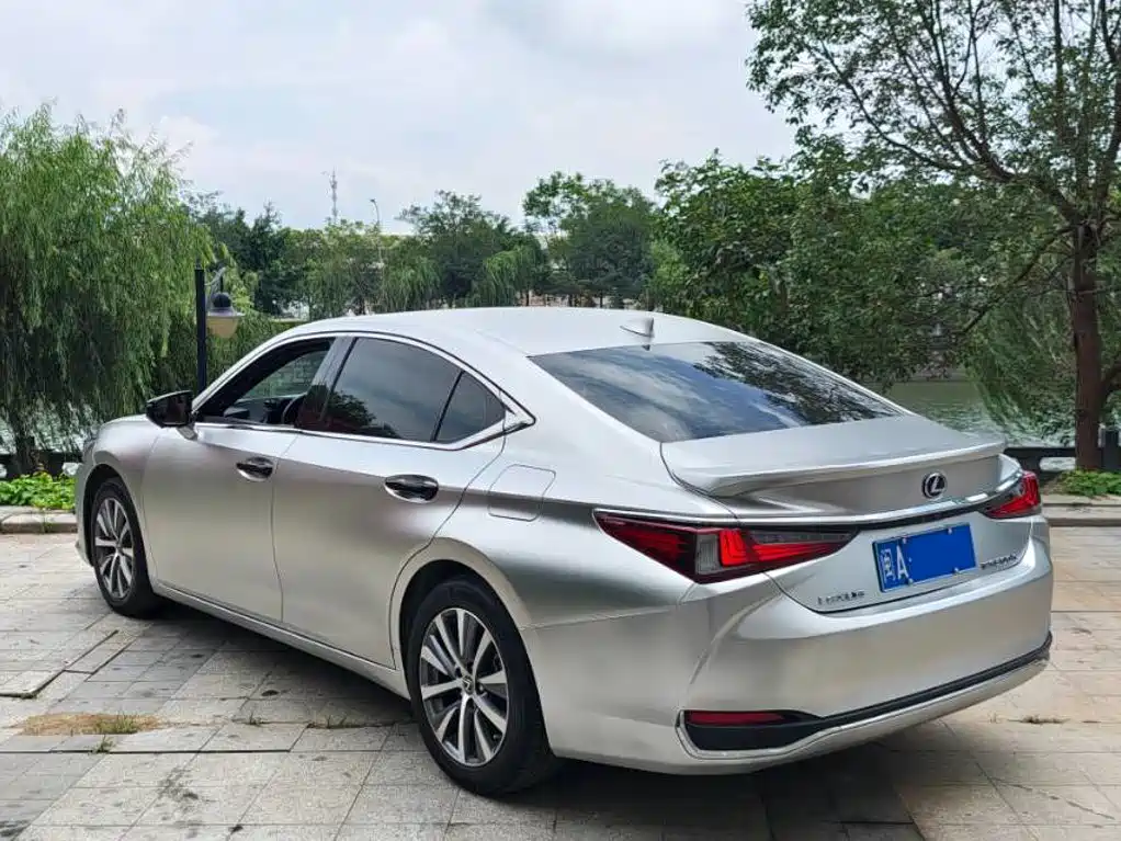 Lexus ES — миниатюра 3