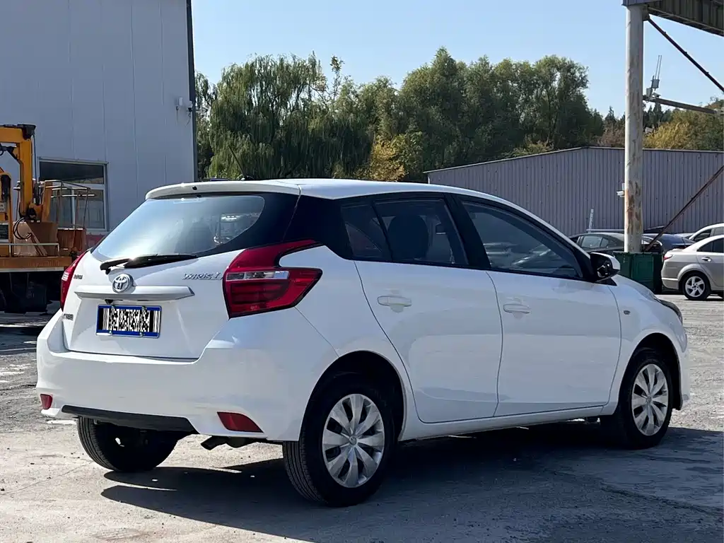 Toyota Yaris L — миниатюра 4