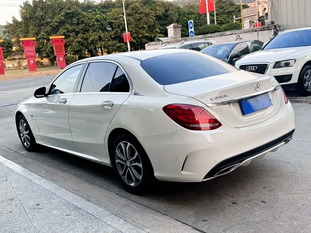 Mercedes-Benz C-Class — миниатюра 6