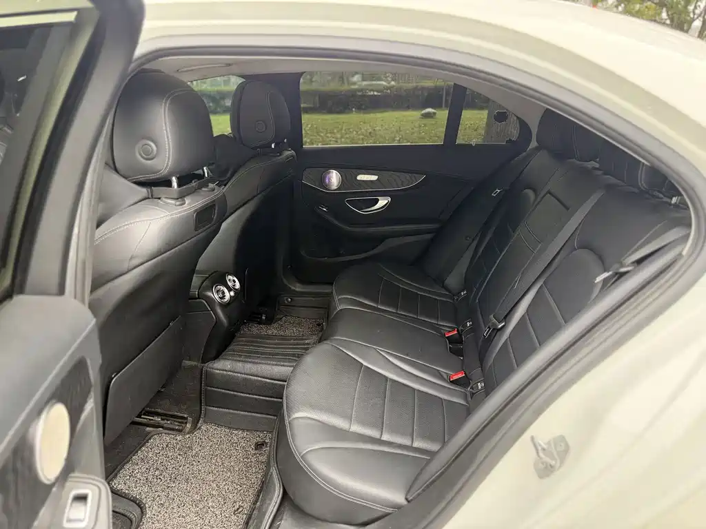 Mercedes-Benz C-Class — миниатюра 10