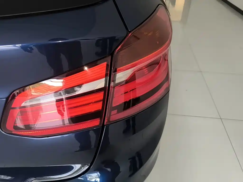BMW 2 Series Active Tourer — миниатюра 8