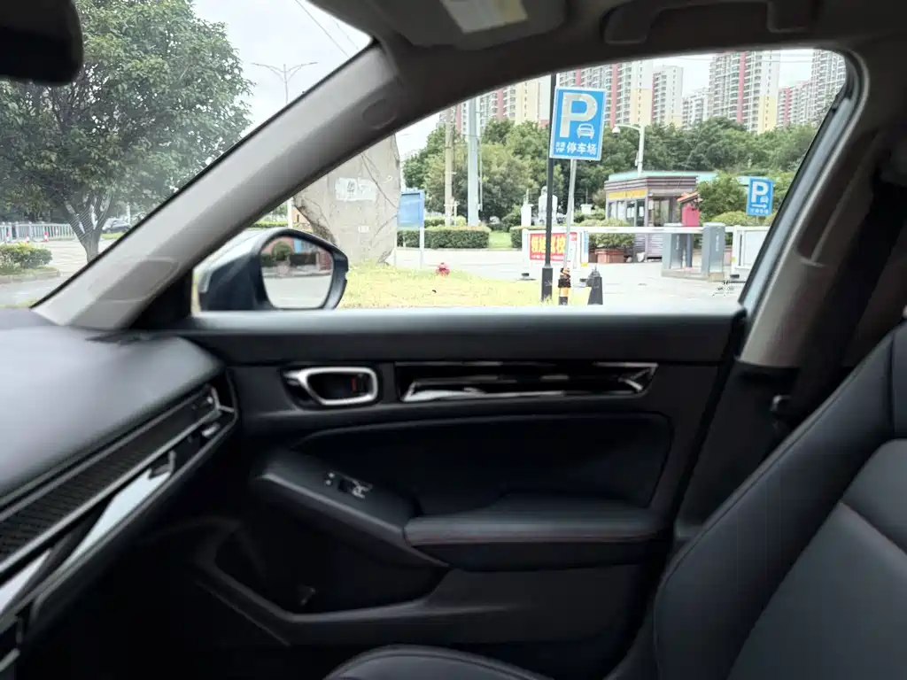 Honda Civic — миниатюра 12
