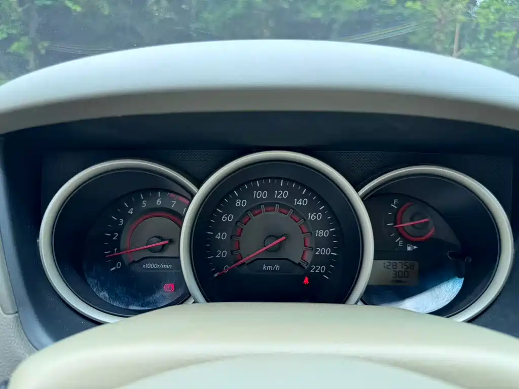 Nissan Sylphy 2016 1.6XE AT Lead