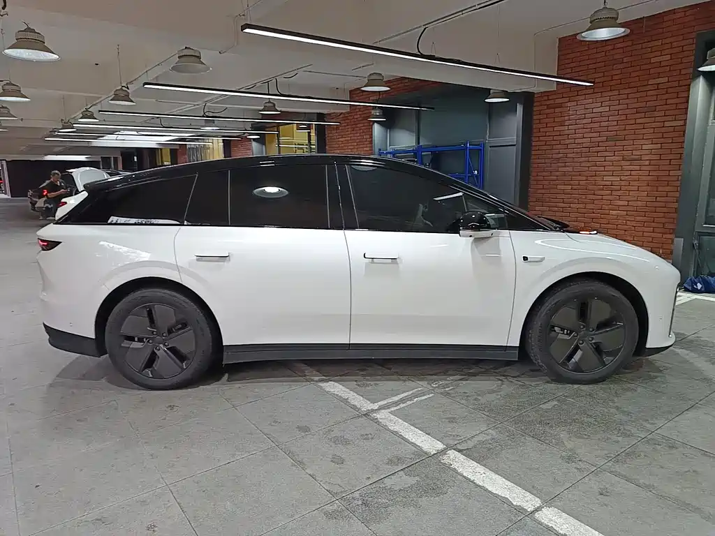 Li Auto Идеальный i6 — миниатюра 14