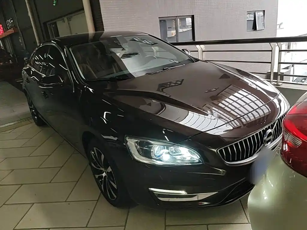 Volvo S60 — миниатюра 4