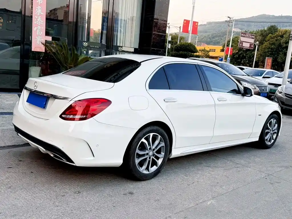 Mercedes-Benz C-Class — миниатюра 4