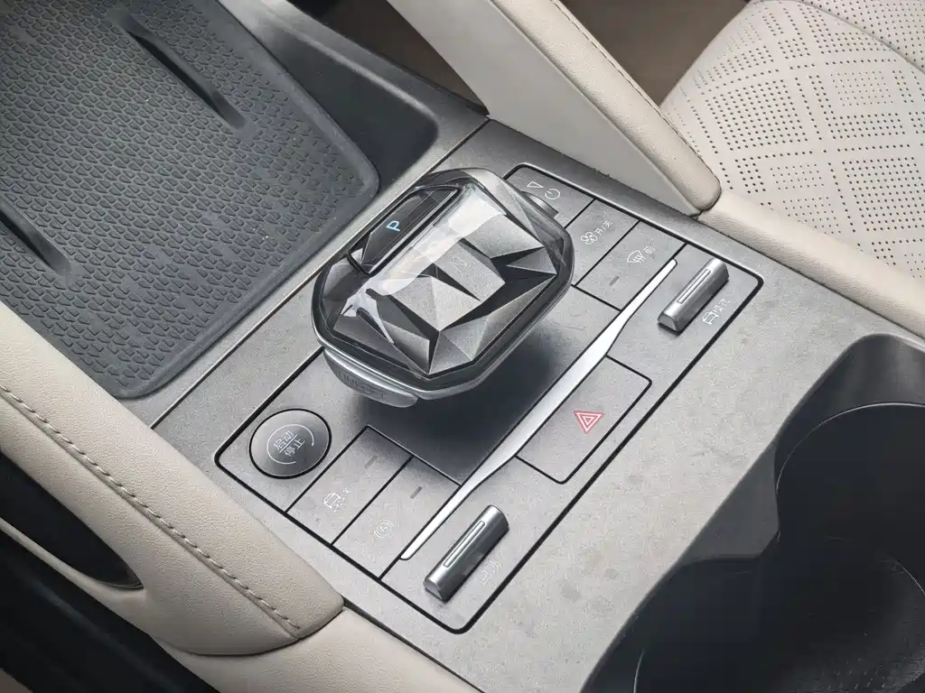 BYD Yuan UP — миниатюра 10