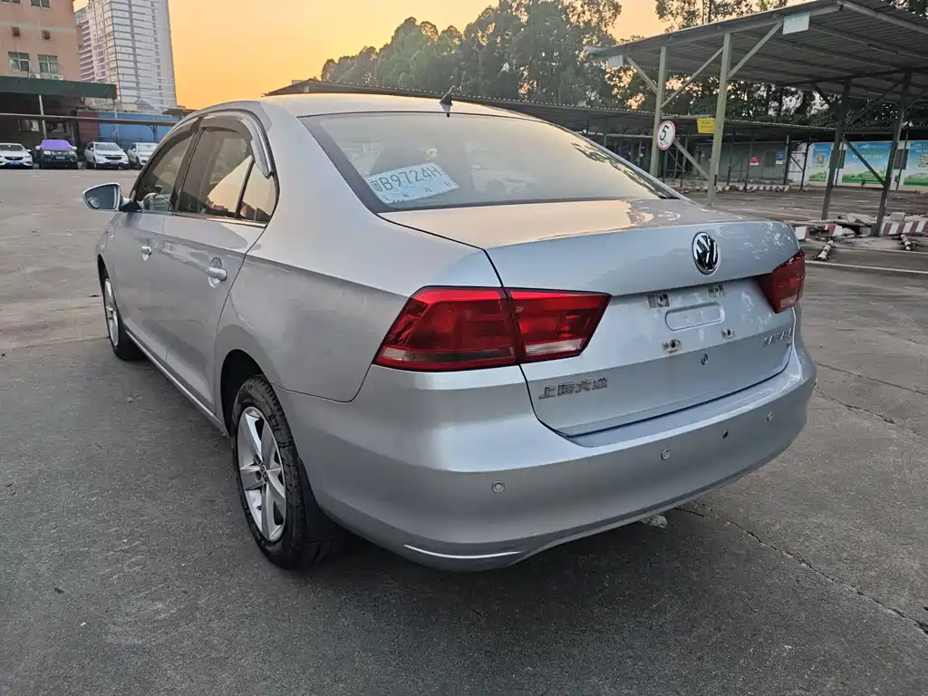 Volkswagen Santana — миниатюра 4