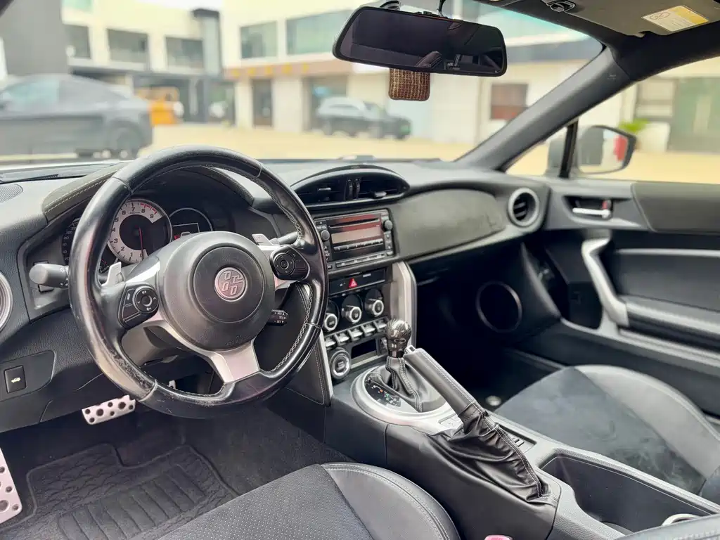 Toyota 86 — миниатюра 5