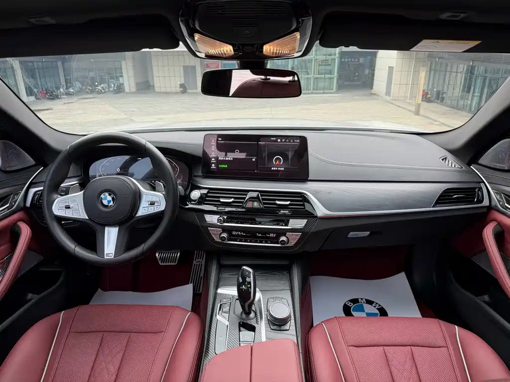 BMW 5 Series — миниатюра 5