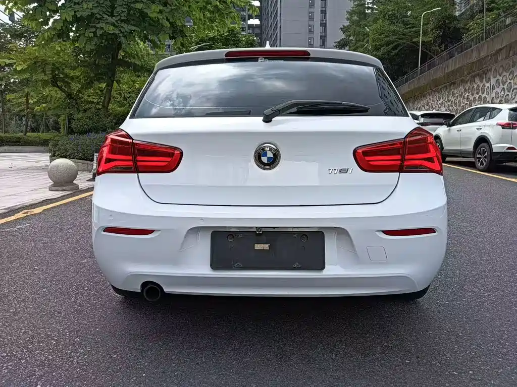 BMW 1 Series (Import) — миниатюра 5