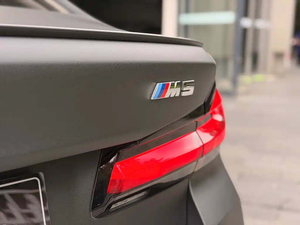 BMW M5 — миниатюра 12