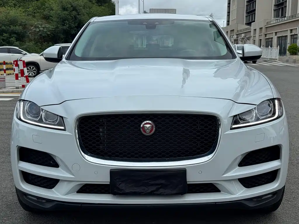 Jaguar F-PACE — миниатюра 2