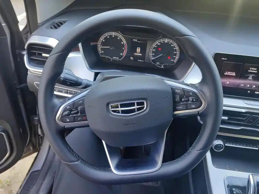 Geely Binyue — миниатюра 15
