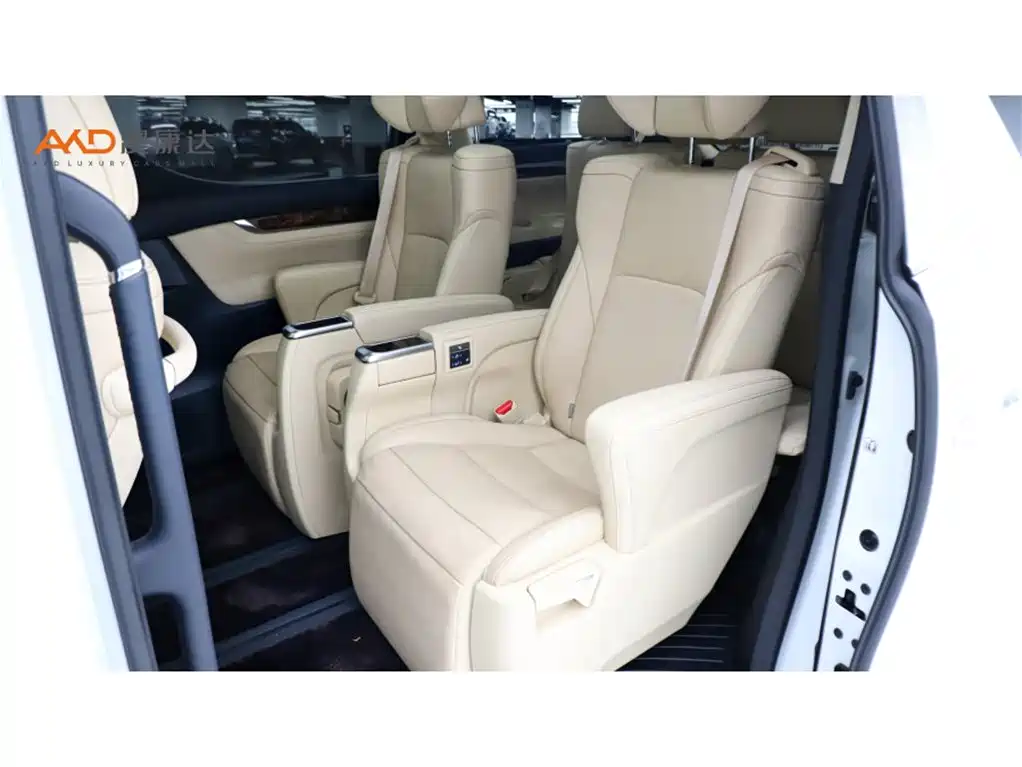 Toyota Alphard — миниатюра 7