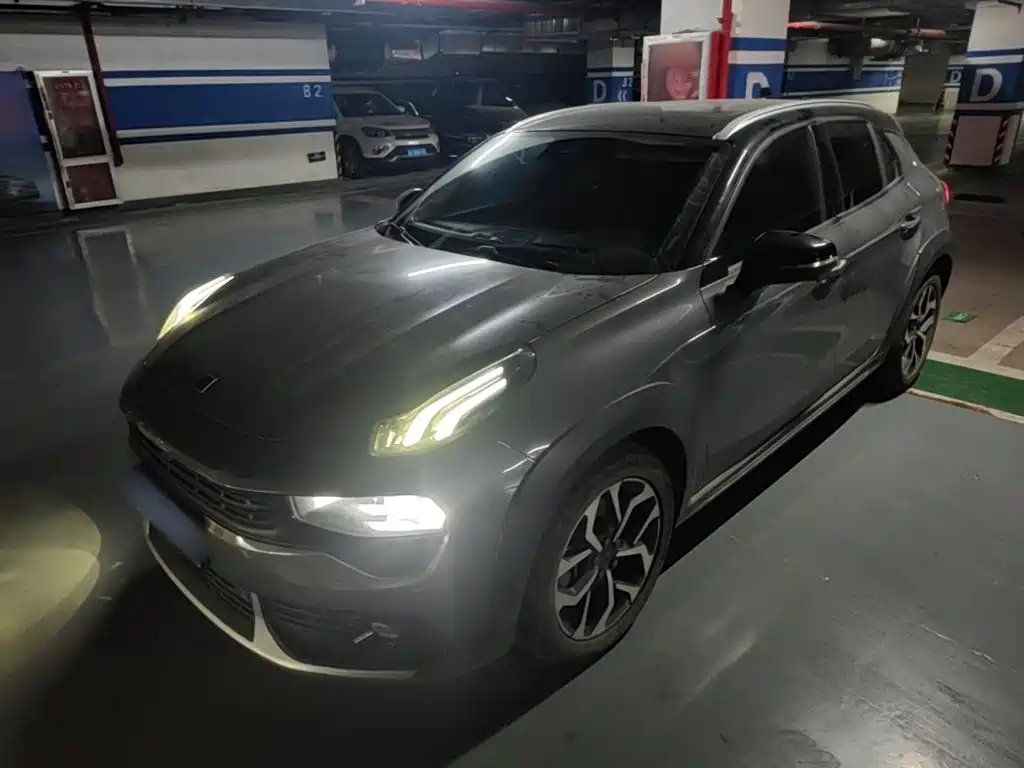 Lynk & Co 02