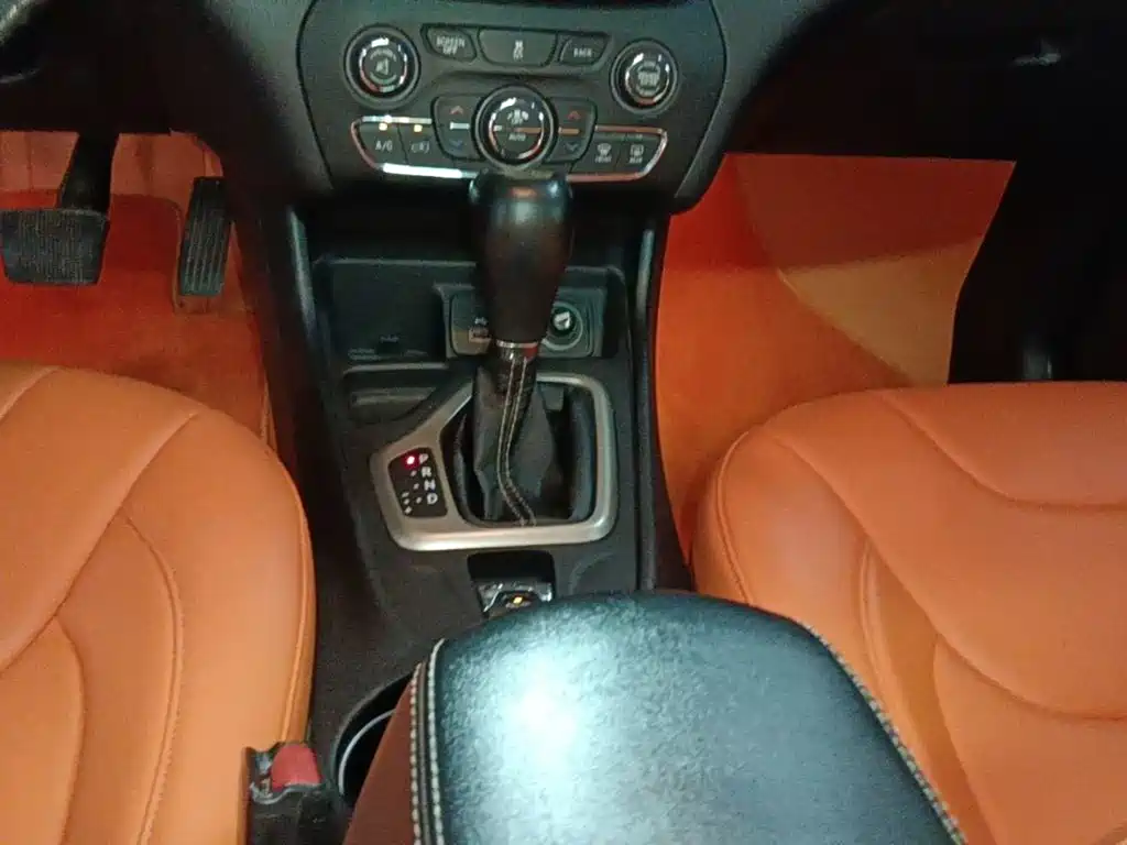 Jeep Cherokee — миниатюра 14
